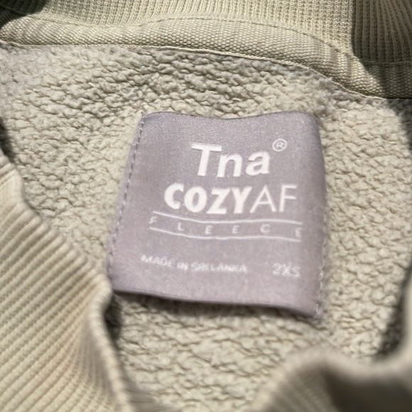 TNA cozy fleece crew neck cropped sweatshirt. Size 2XS. In a Green/ Blue colour. - Picture 4 of 4